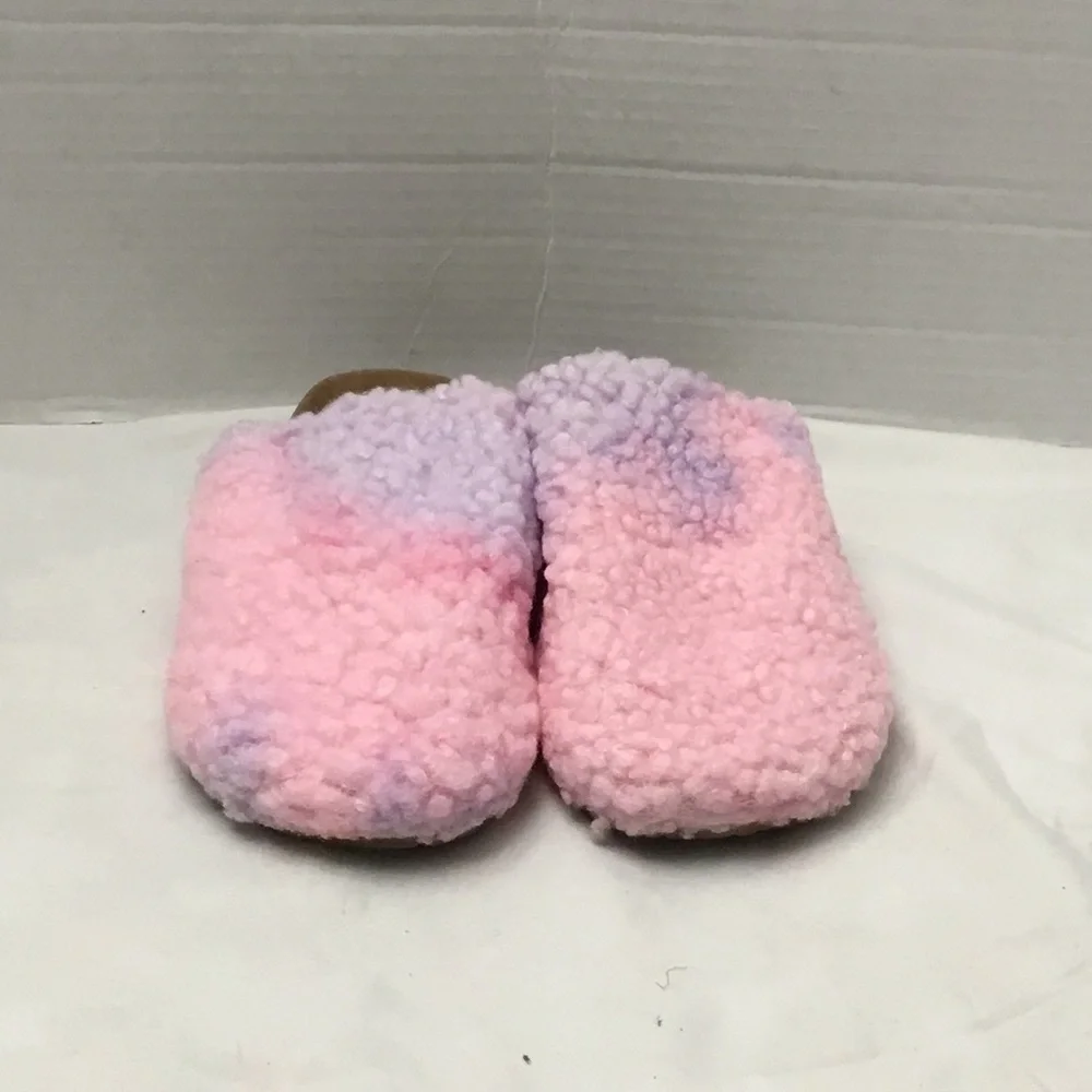 Mia Girl fuzzy slippers size 4